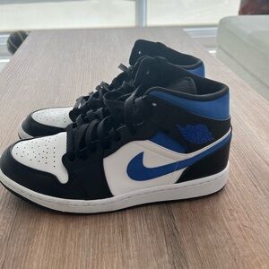 Jordan AJ 1 Mid Blue
